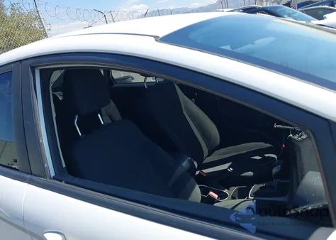 2016 Ford Fiesta Se z USA, uszkodzony, nr VIN 3FADP4BJXGM144663